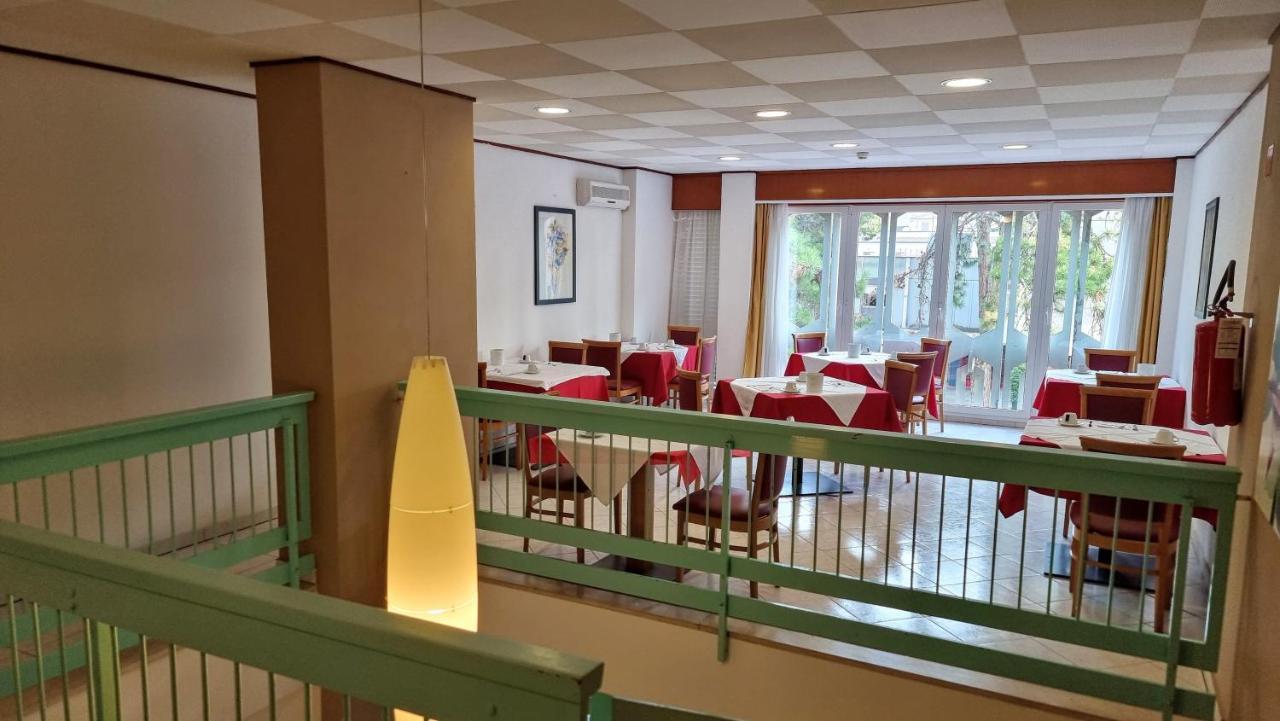 Hotel Regina Lignano Sabbiadoro Dış mekan fotoğraf