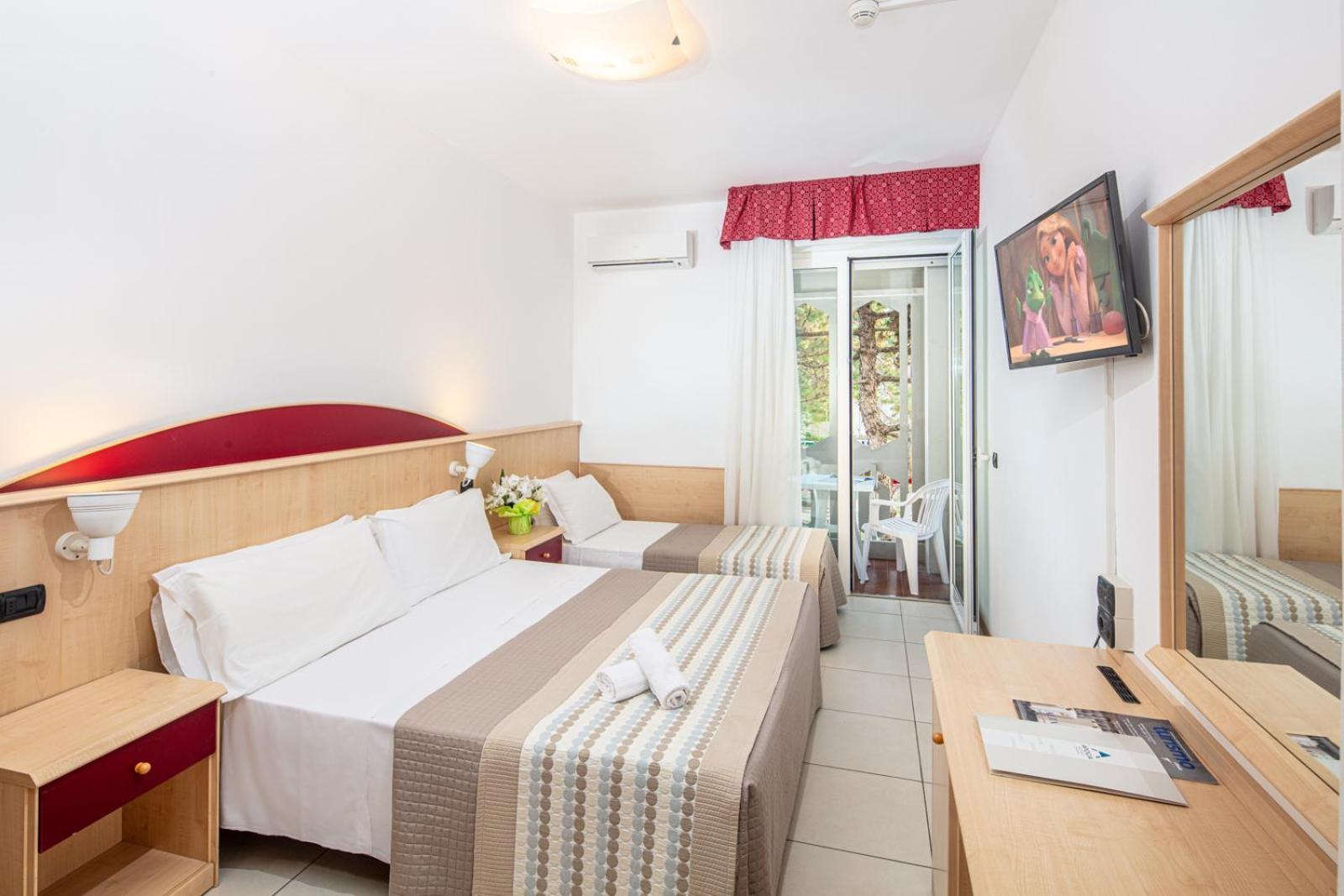 Hotel Regina Lignano Sabbiadoro Dış mekan fotoğraf